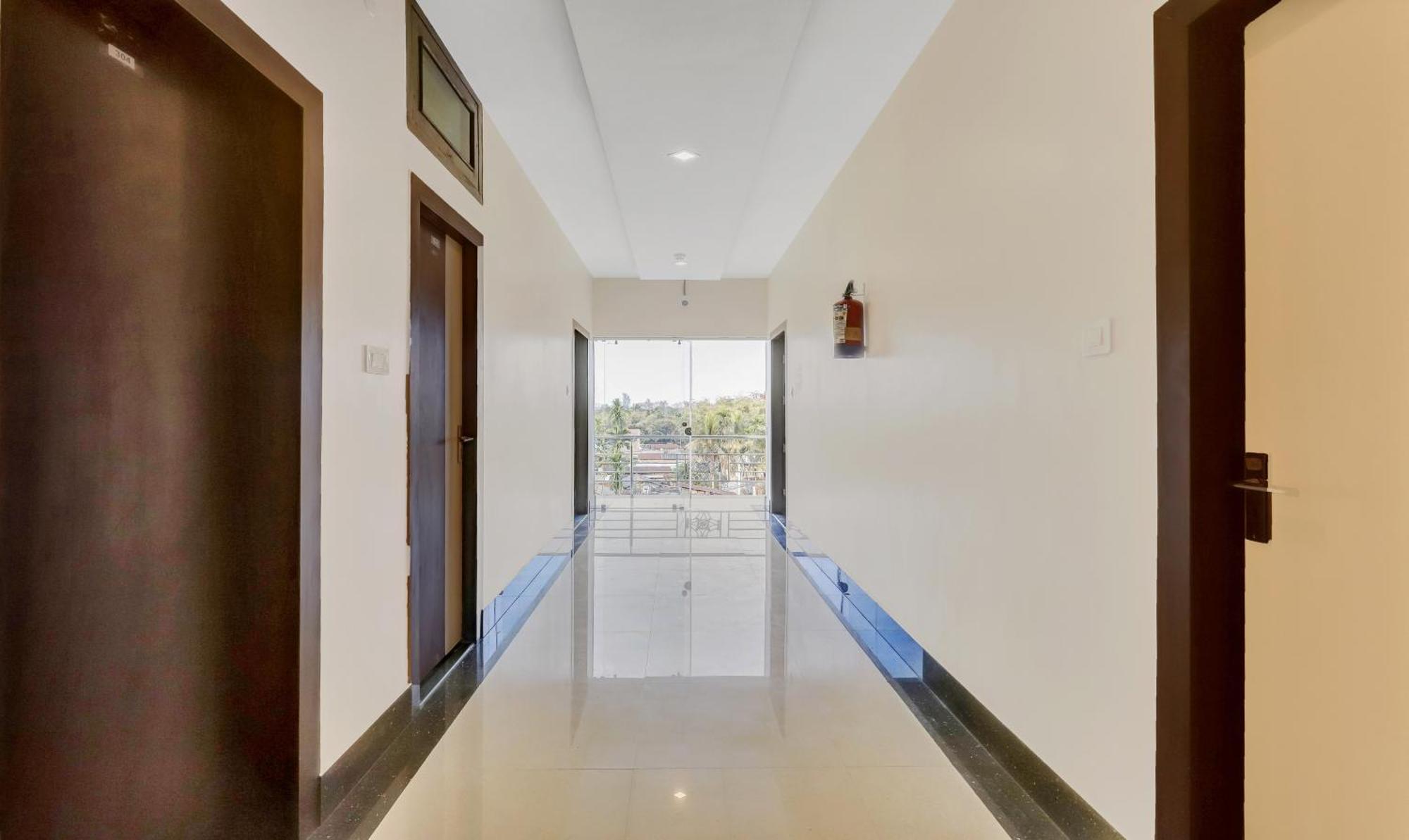 Treebo Hotel Mobi Vip Airport Guwahati Bagian luar foto